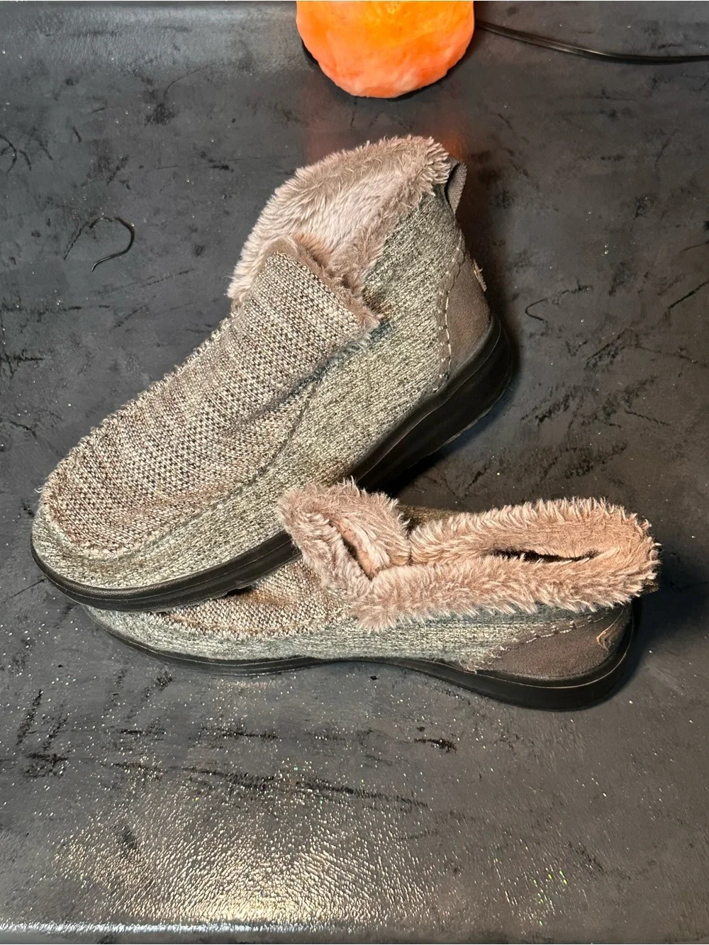 Cliffs by WHITE MOUNTAIN use slip indoor